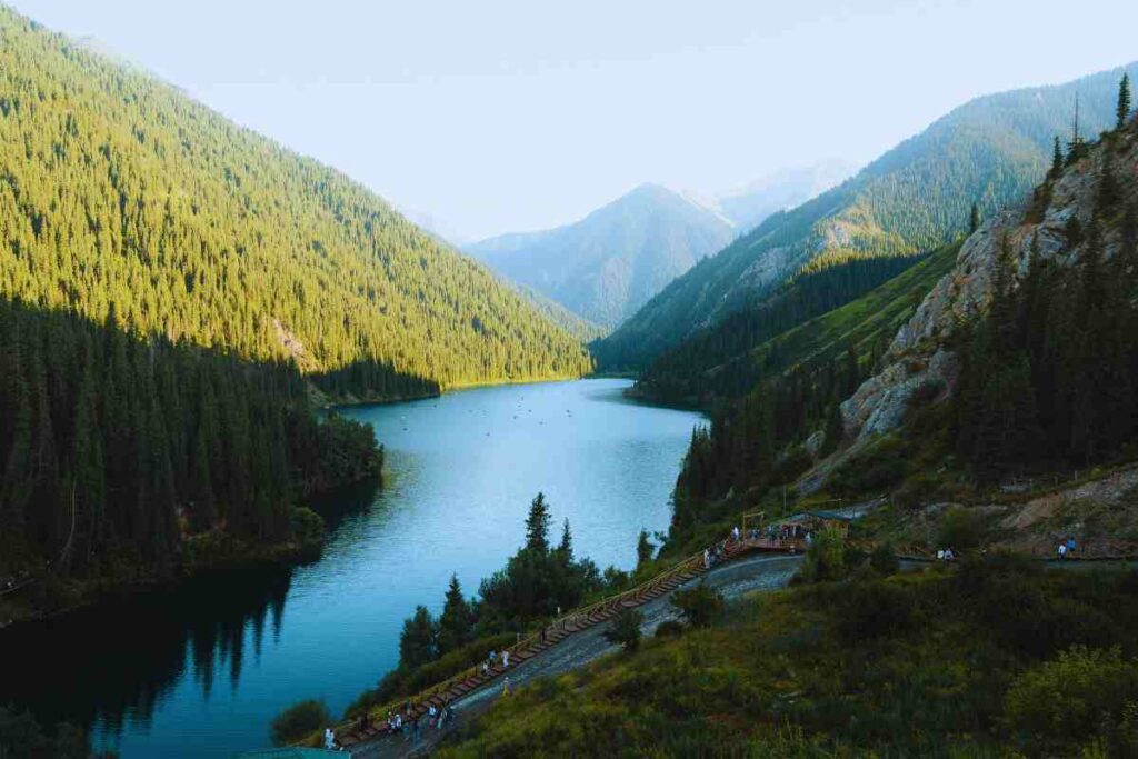 il bellissimo lago delle fate