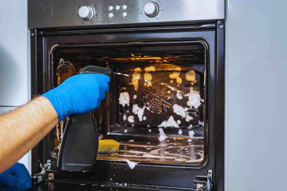 pulire il forno con facilità